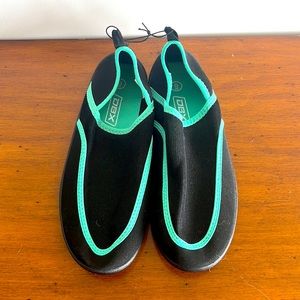 DBX Women’s Water Shoes Size 9- green/black